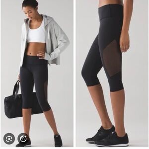 Lululemon black 15” reveal legging in size 2 / XS